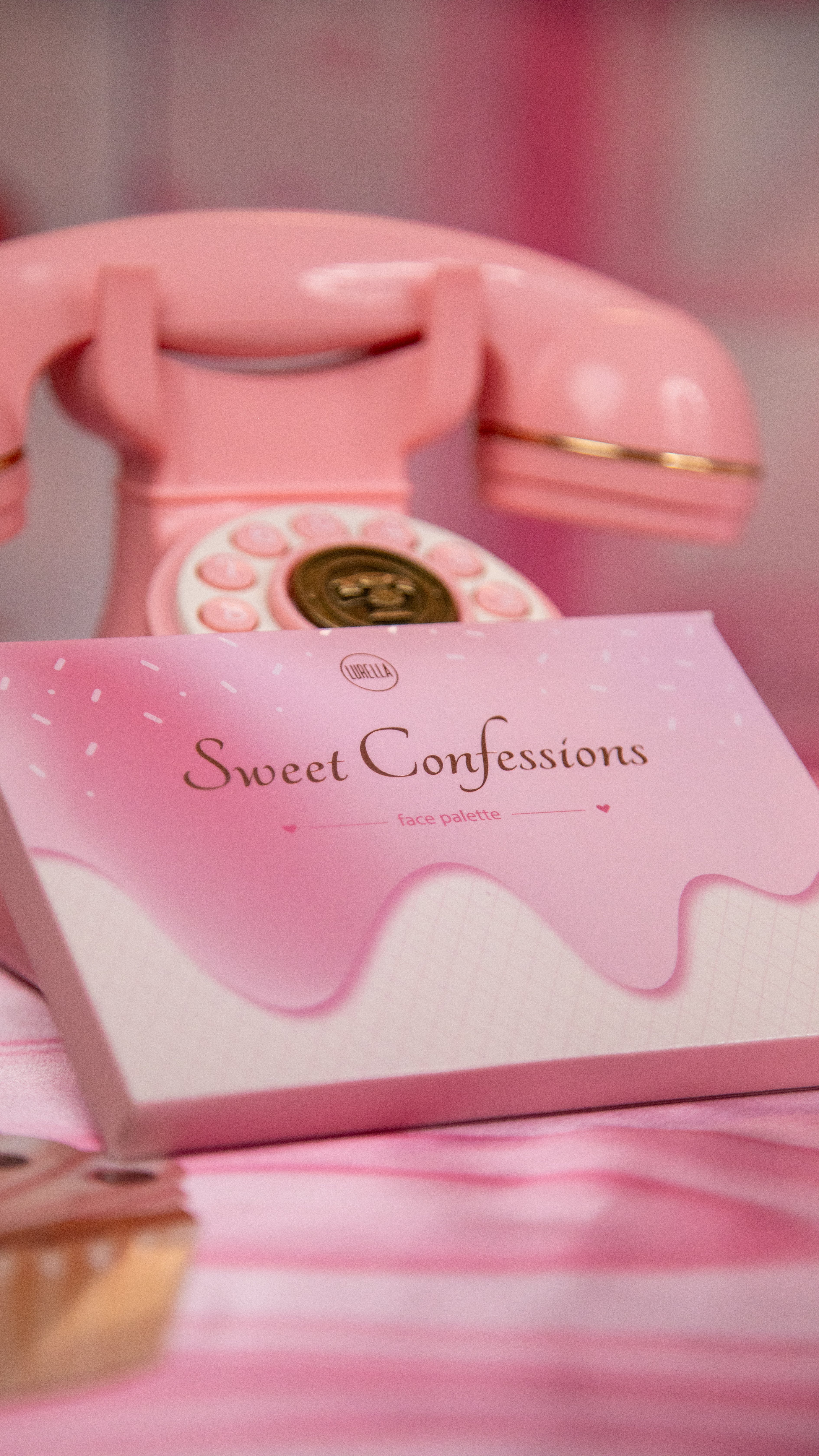Sweet Confessions face palette