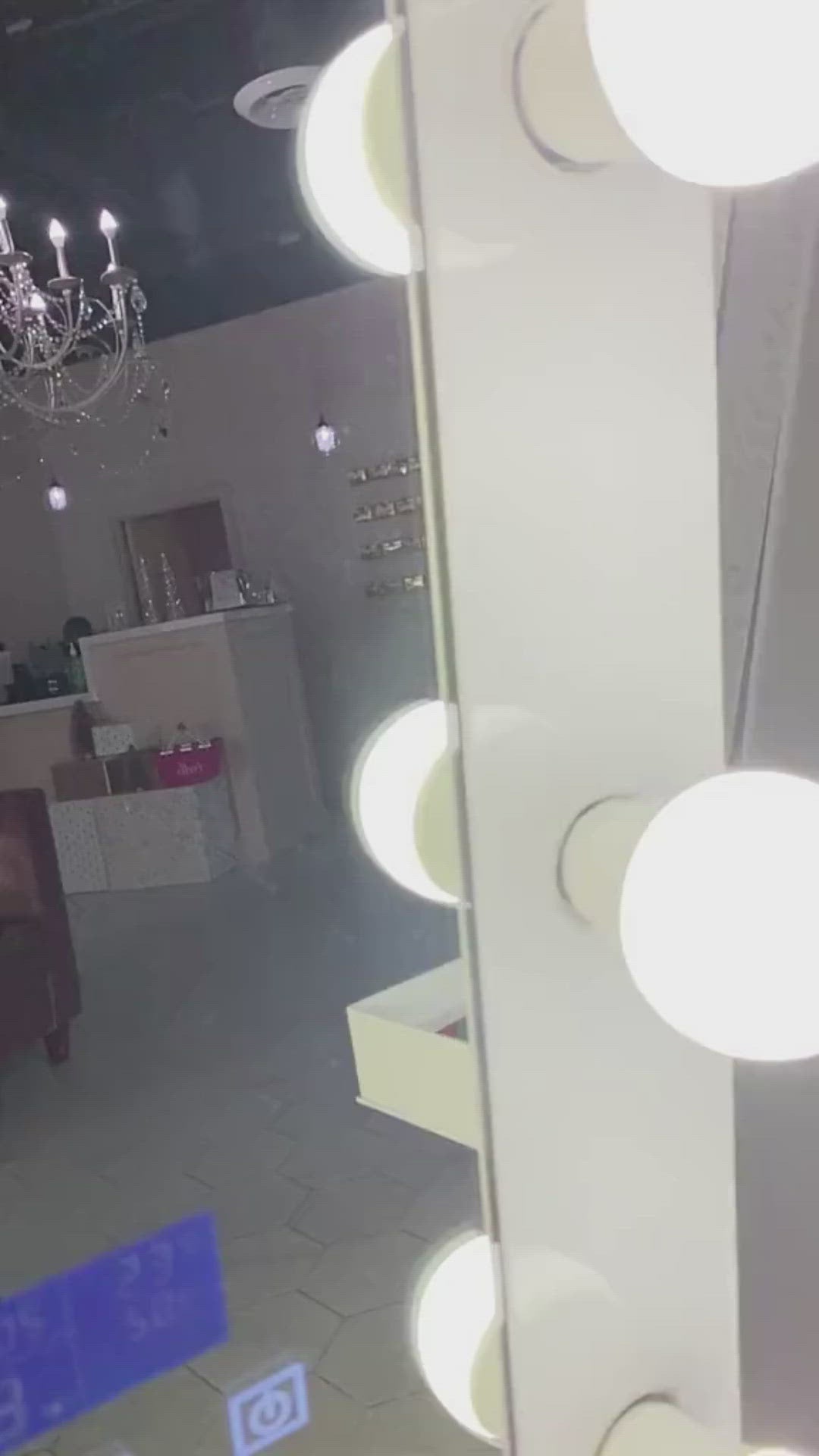 21 Bulb Standing Vanity Mirror w/Bluetooth - Avalanche