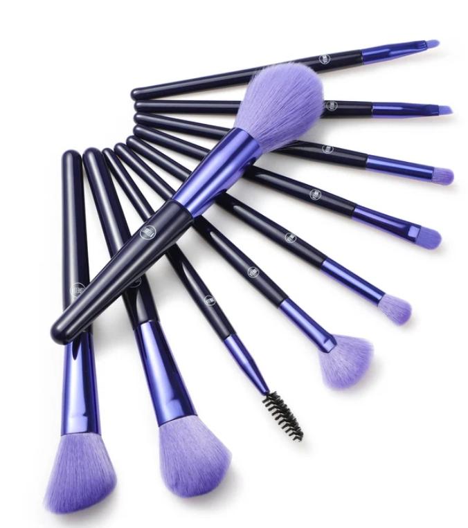 4 Makeup Brush Set + 1 Shadow Palette - Deal of the Day